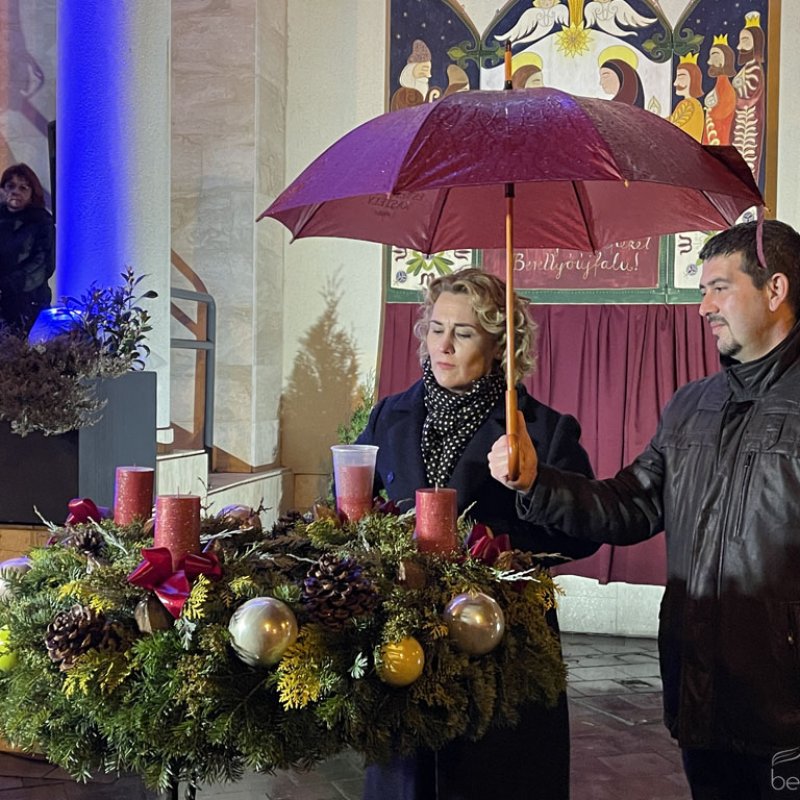 Betlehemi szárnyas oltárt nyitottunk 32